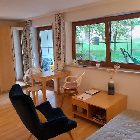 Apartment Mit Kueche Und Balkon Oder Terrasse, Ruhig Und Gut Erreichbar Piding Bagian luar foto
